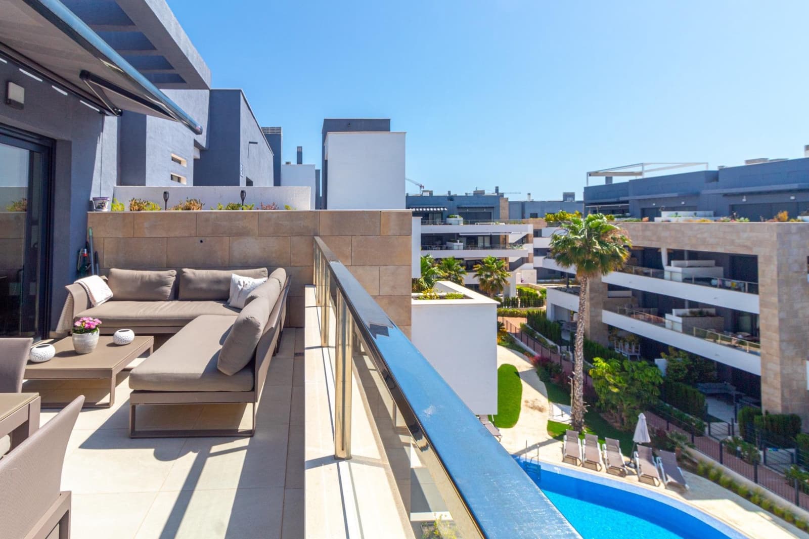 2 soverom Penthouse til salgs i La Zenia med svømmebasseng garasje - € 499 900 (Ref: 10000101)