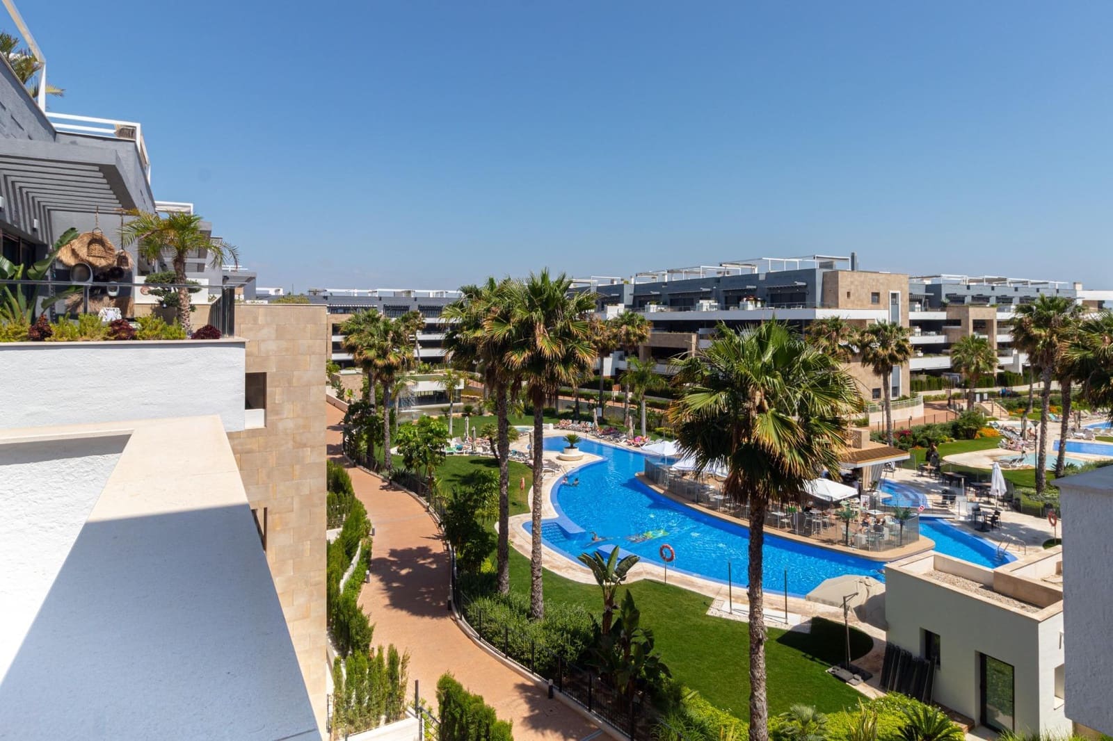 2 soverom Penthouse til salgs i La Zenia med svømmebasseng garasje - € 499 900 (Ref: 10000101)