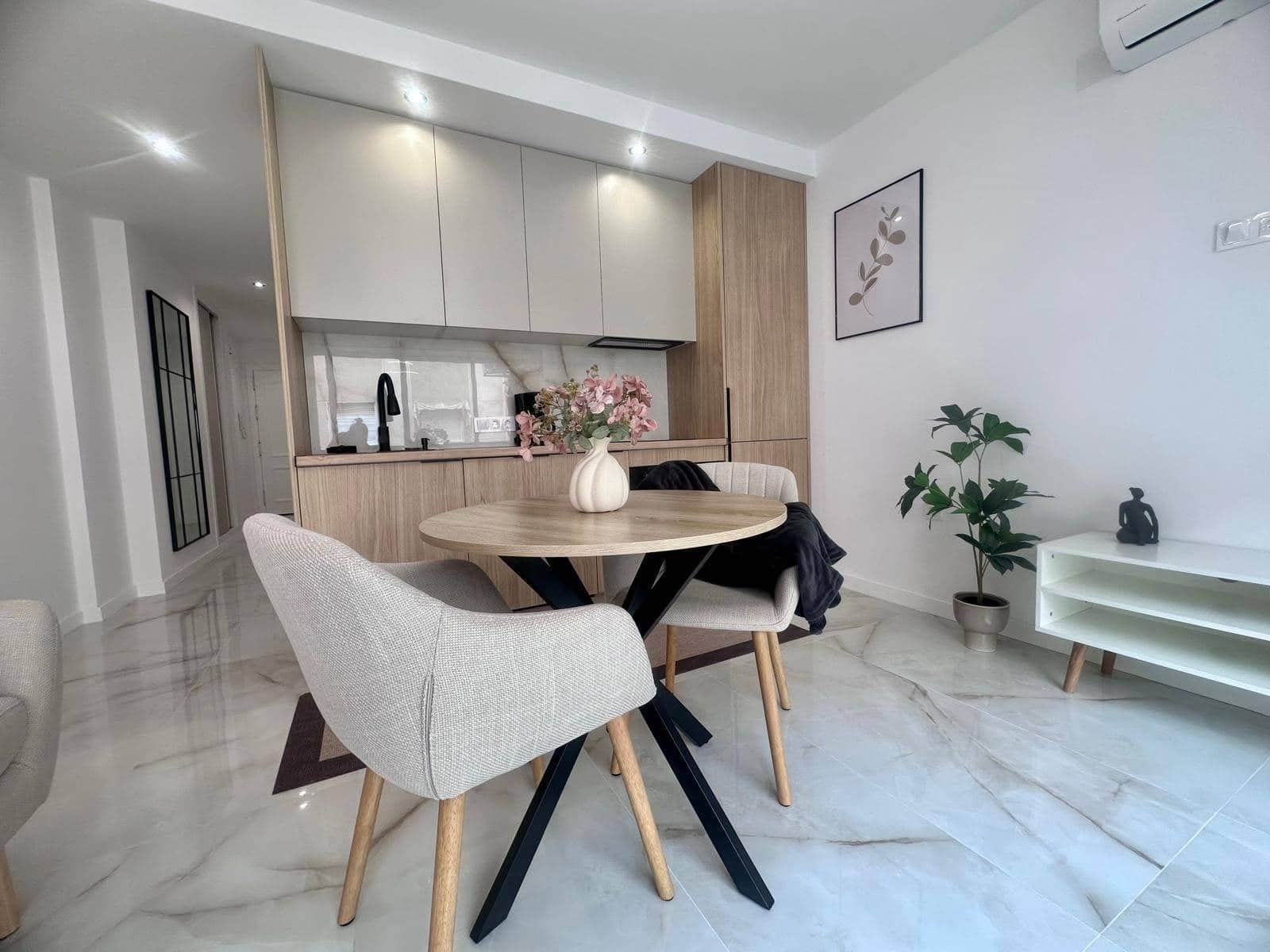 1 sypialnia Apartament na sprzedaż w Torrevieja z basenem - 159 900 € (Ref: 10006375)