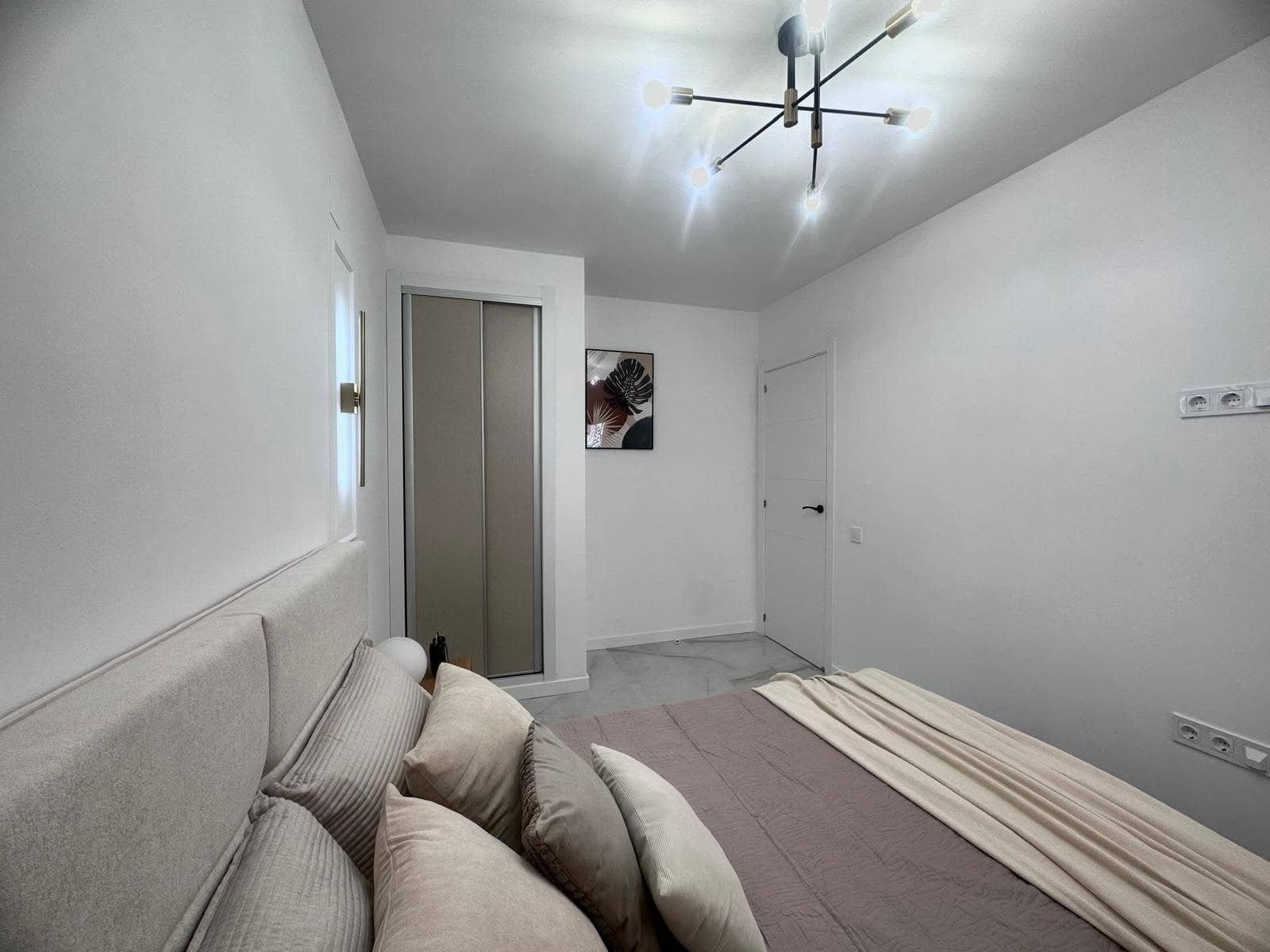 1 sypialnia Apartament na sprzedaż w Torrevieja z basenem - 159 900 € (Ref: 10006375)