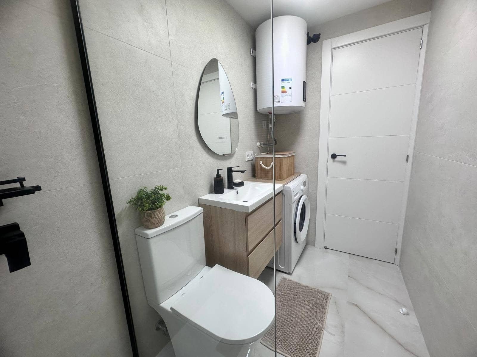 1 sypialnia Apartament na sprzedaż w Torrevieja z basenem - 159 900 € (Ref: 10006375)