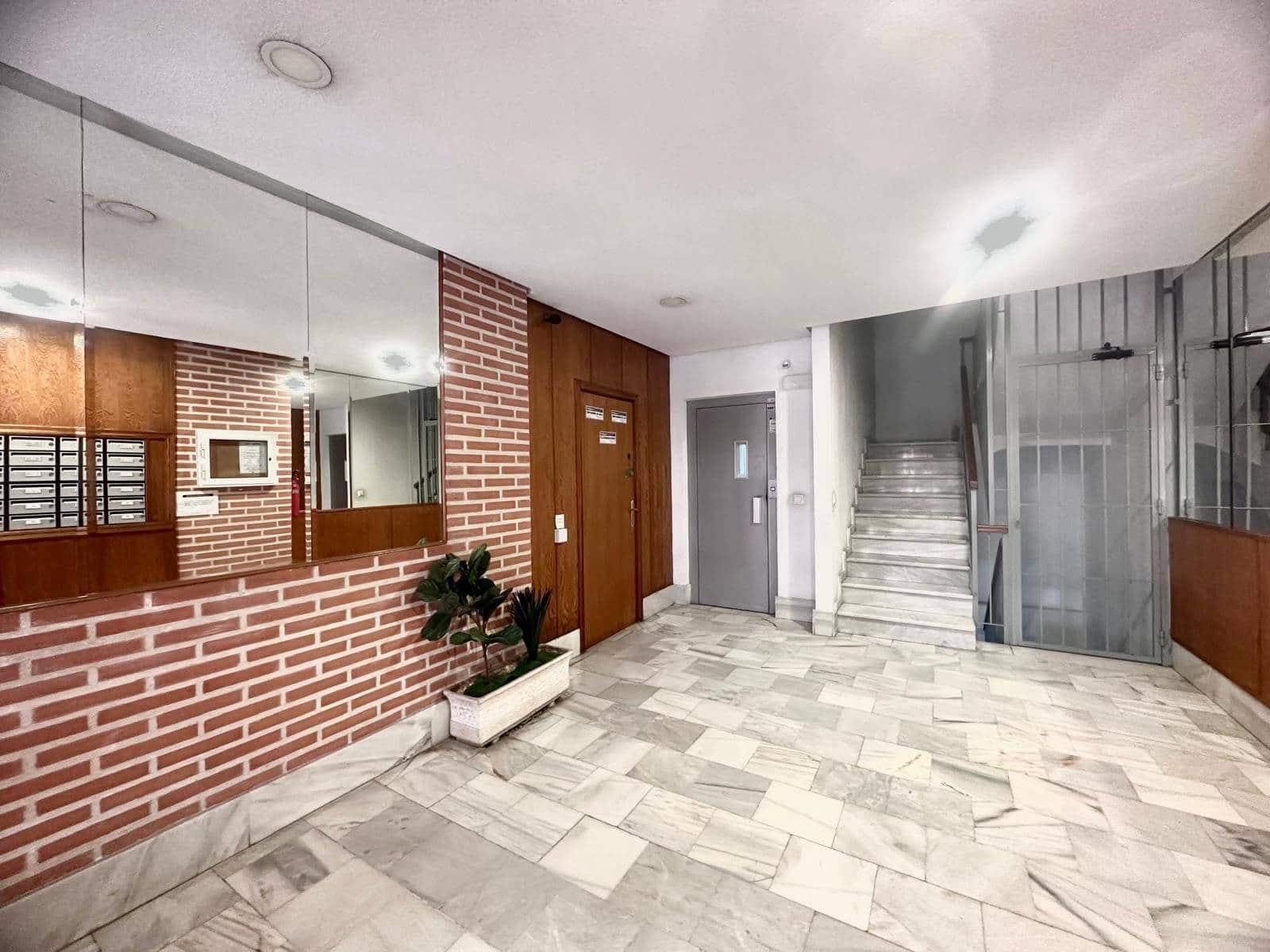 1 sypialnia Apartament na sprzedaż w Torrevieja z basenem - 159 900 € (Ref: 10006375)