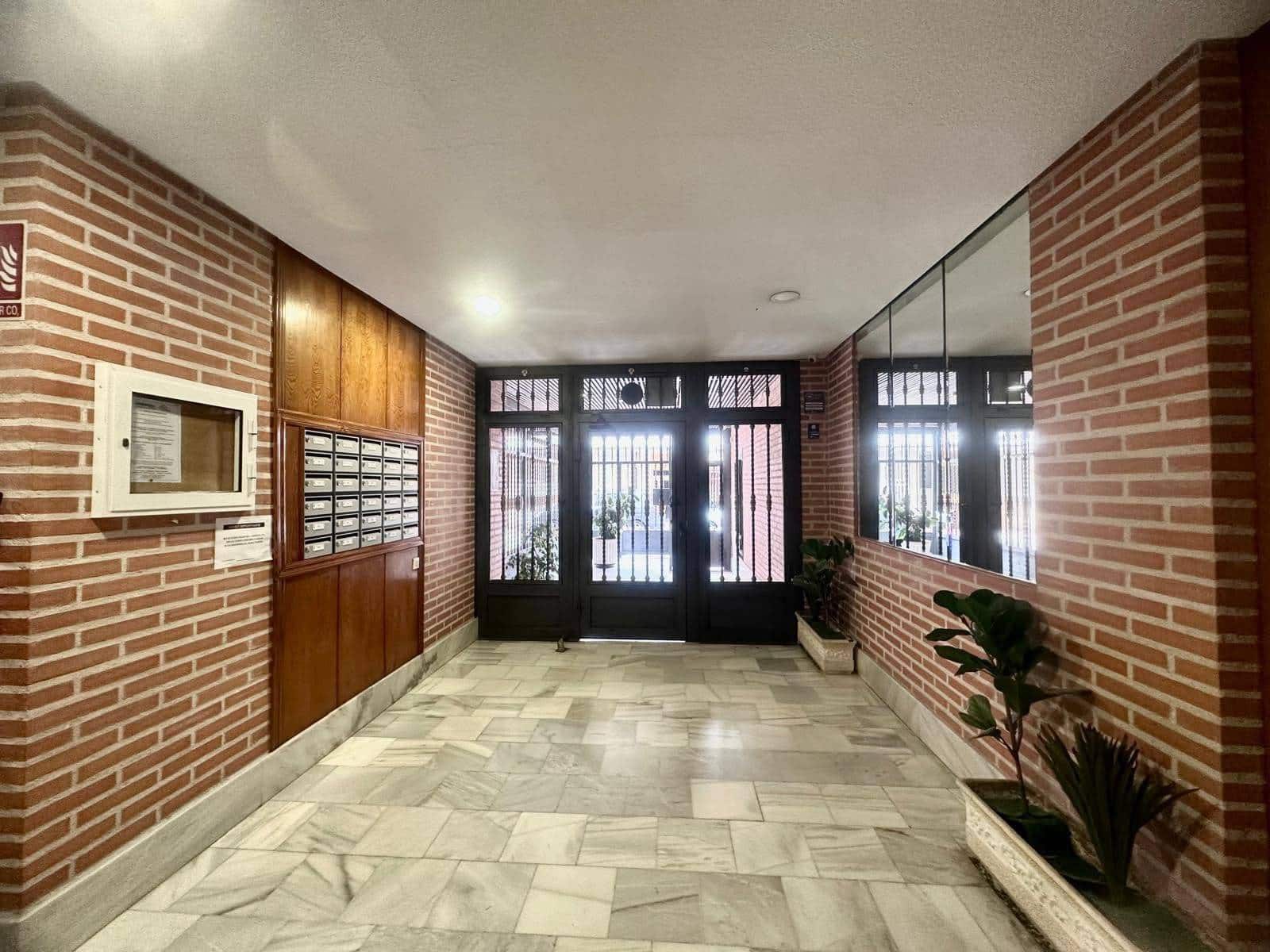 1 sypialnia Apartament na sprzedaż w Torrevieja z basenem - 159 900 € (Ref: 10006375)