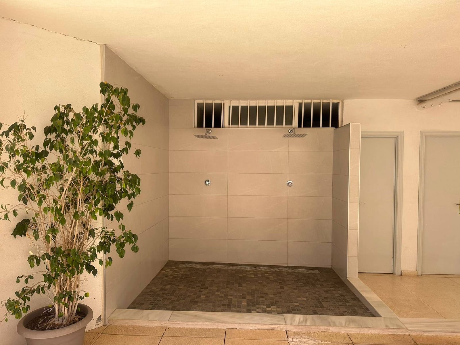 1 sypialnia Apartament na sprzedaż w Torrevieja z basenem - 159 900 € (Ref: 10006375)