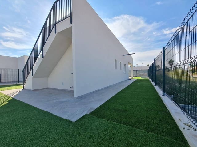3 slaapkamer Villa te koop in Los Alcázares met garage - € 397.650 (Ref: 10064808)