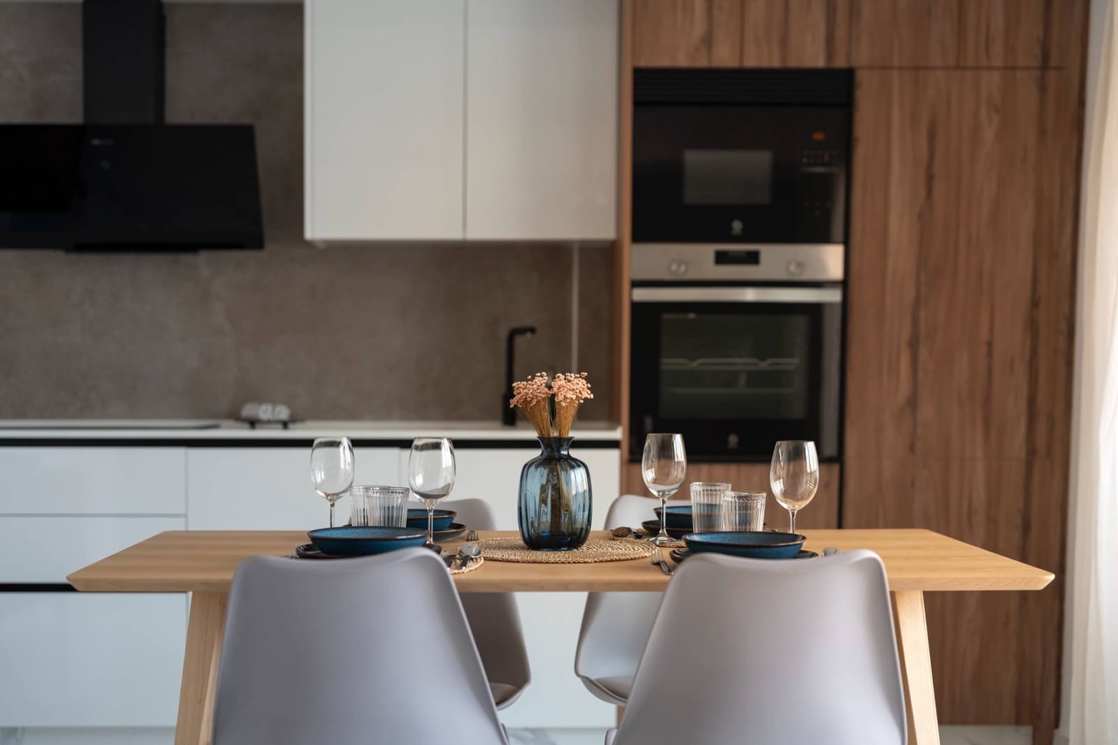 4 bedroom Flat for sale in Torrevieja with garage - € 300,000 (Ref: 8421346)