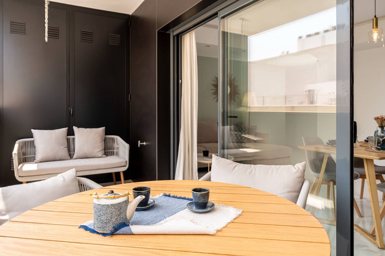 4 bedroom Flat for sale in Torrevieja with garage - € 300,000 (Ref: 8421346)