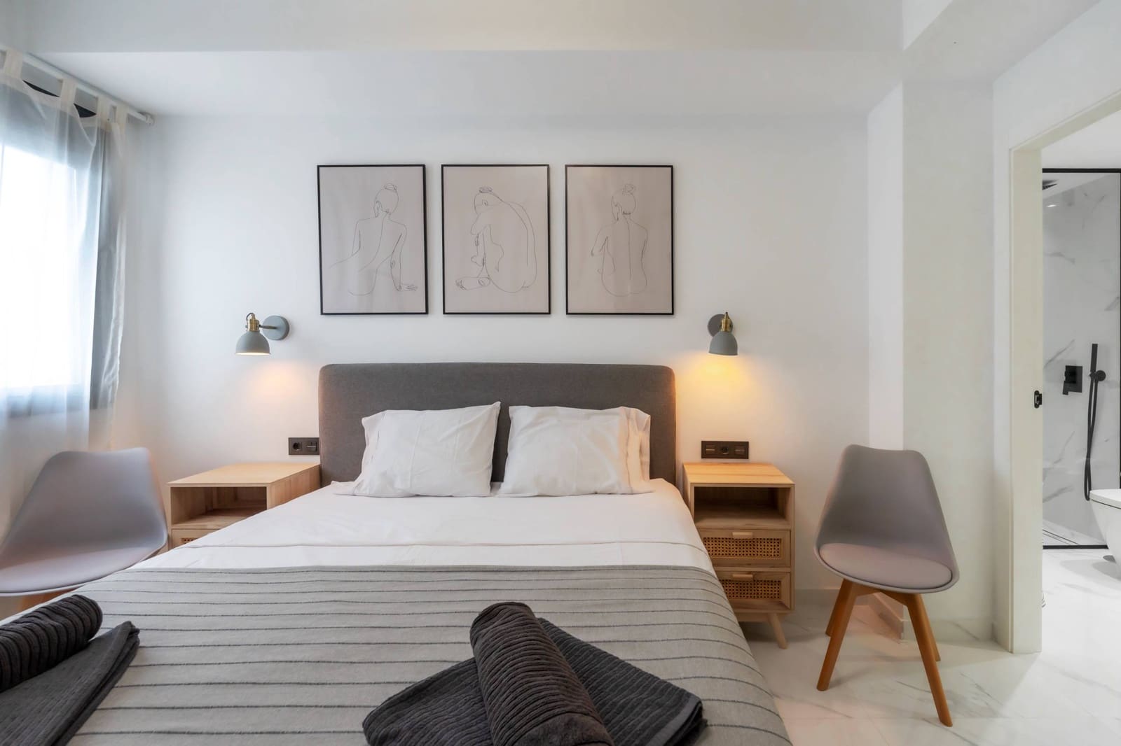 4 bedroom Flat for sale in Torrevieja with garage - € 300,000 (Ref: 8421346)