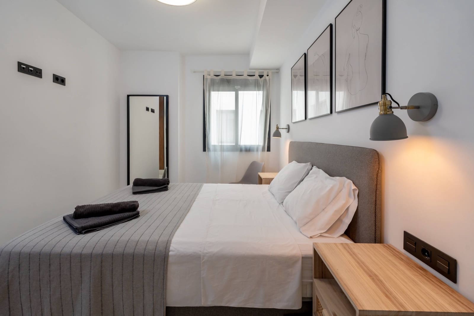 4 bedroom Flat for sale in Torrevieja with garage - € 300,000 (Ref: 8421346)