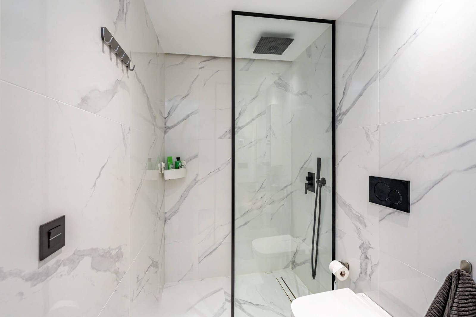 4 bedroom Flat for sale in Torrevieja with garage - € 300,000 (Ref: 8421346)