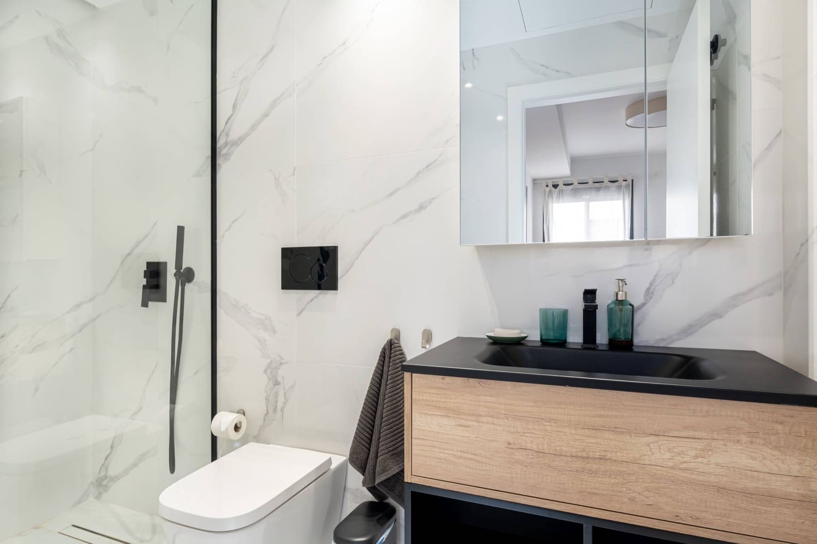 4 bedroom Flat for sale in Torrevieja with garage - € 300,000 (Ref: 8421346)