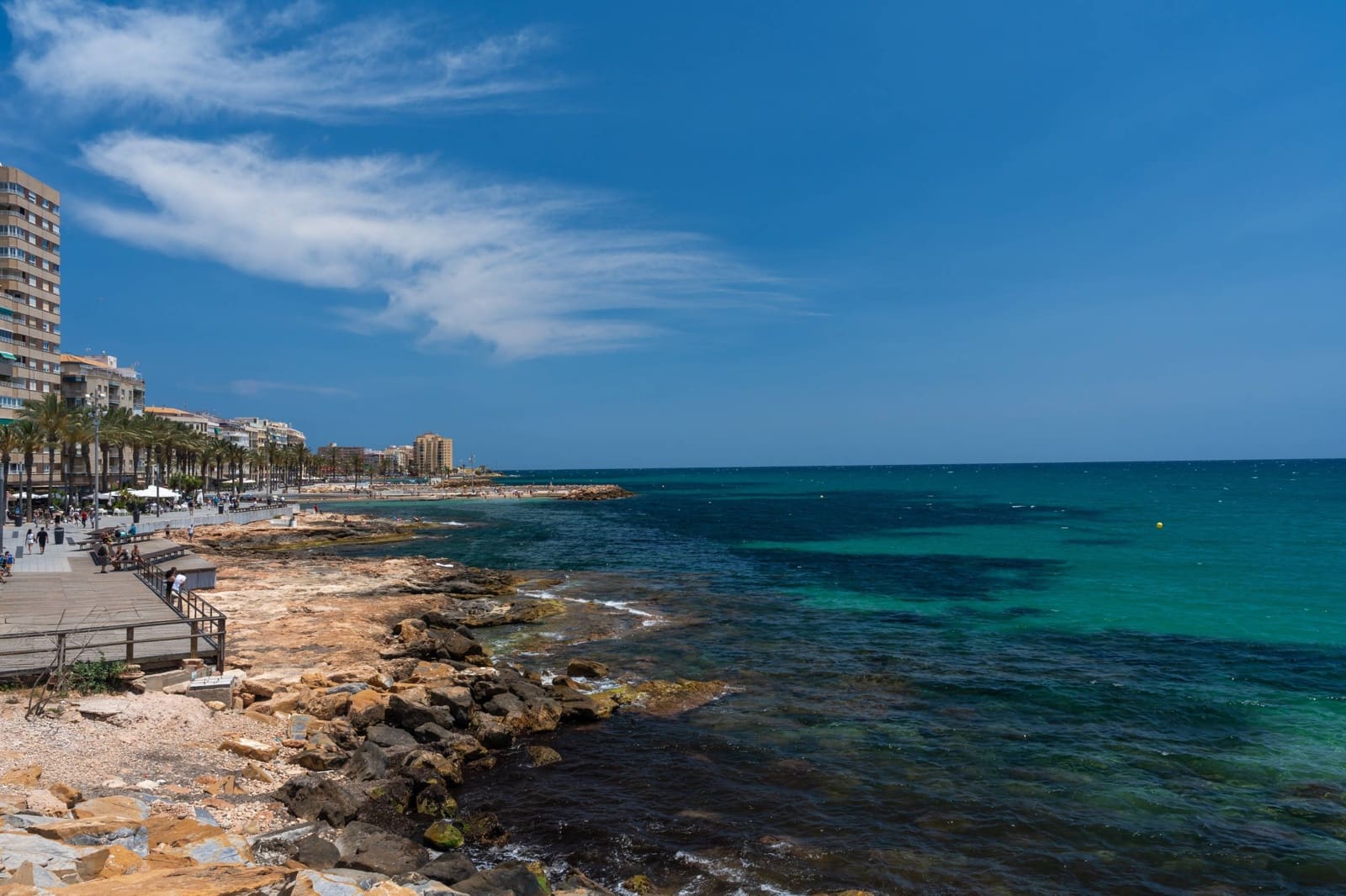 4 bedroom Flat for sale in Torrevieja with garage - € 300,000 (Ref: 8421346)