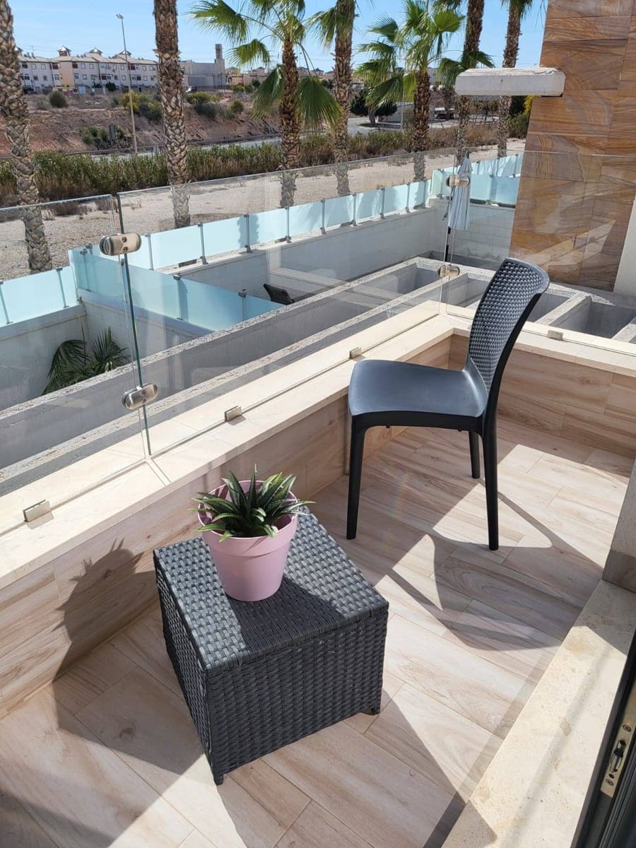 3 sypialnia Willa na sprzedaż w Orihuela Costa z basenem - 420 000 € (Ref: 8421349)