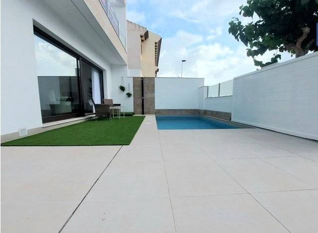 3 bedroom Villa for sale in San Pedro del Pinatar with pool - € 395,000 (Ref: 8438960)