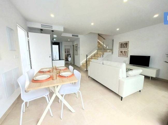 3 bedroom Villa for sale in San Pedro del Pinatar with pool - € 395,000 (Ref: 8438960)