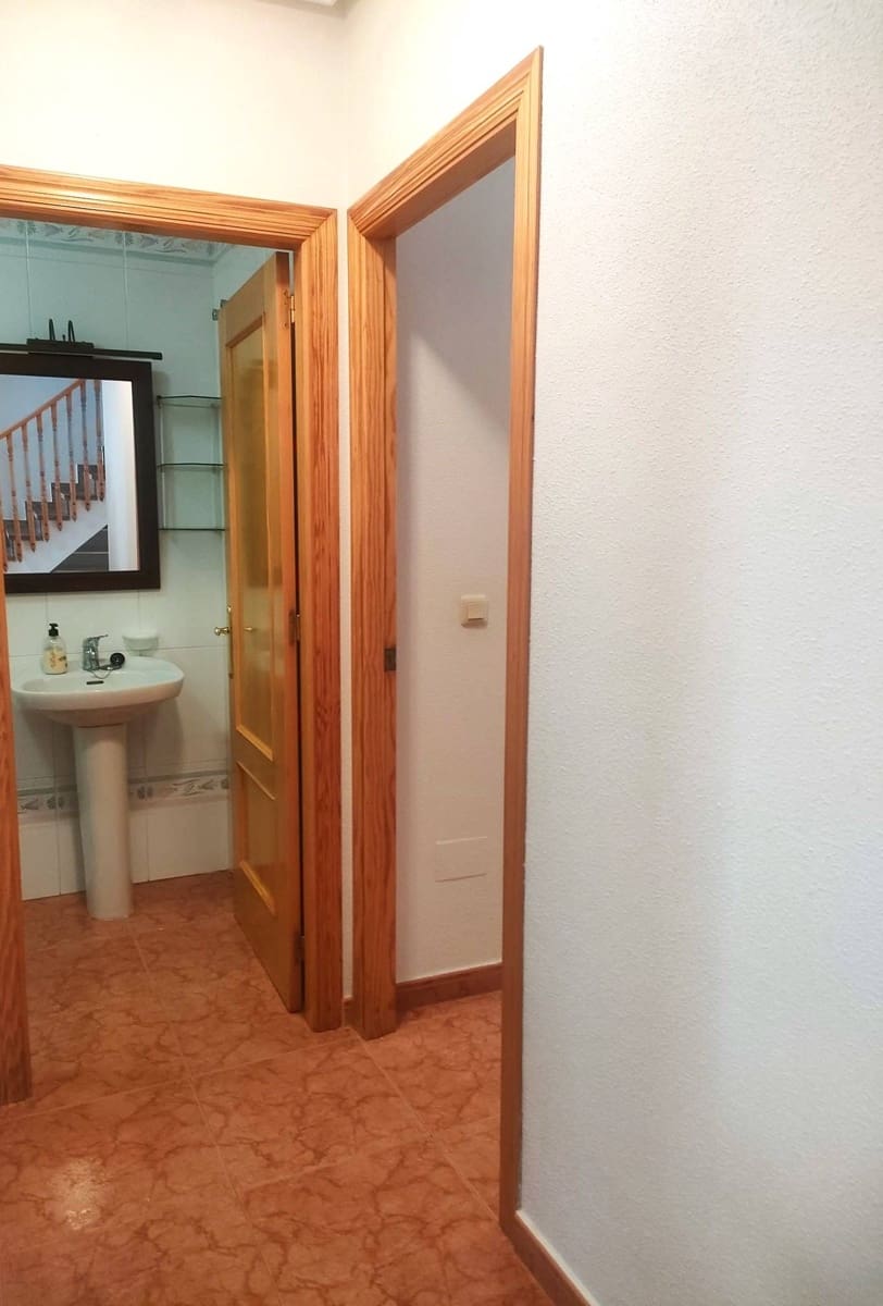 Adosado de 4 habitaciones en Torre de la Horadada en venta - 249.000 € (Ref: 8493656)