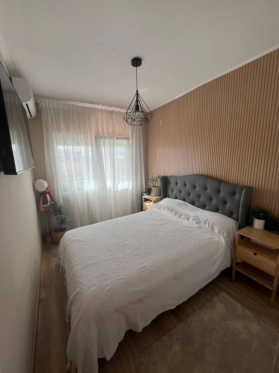 Piso de 3 habitaciones en Torre de la Horadada en venta - 247.000 € (Ref: 8668309)