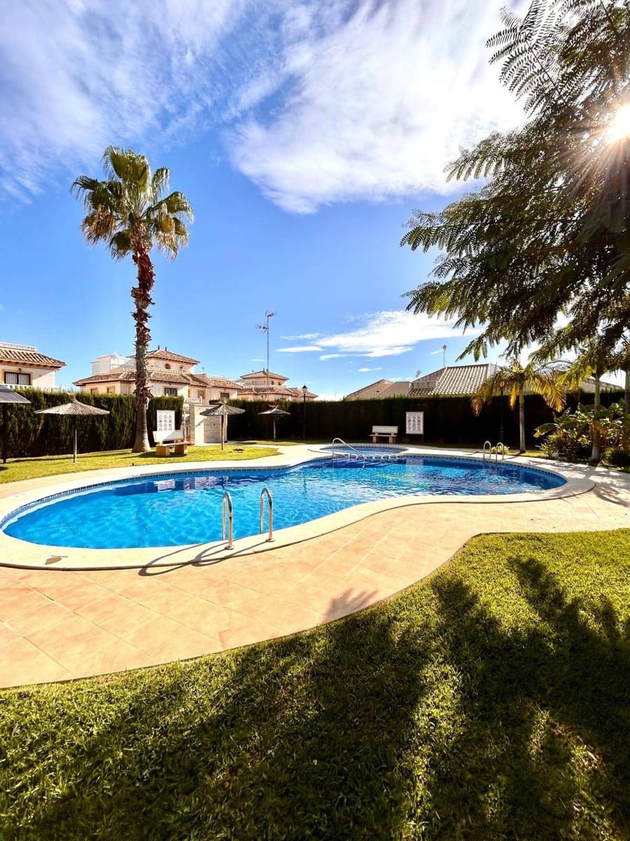 2 chambre Villa/Maison à vendre à Orihuela Costa avec piscine - 299 000 € (Ref: 8670651)