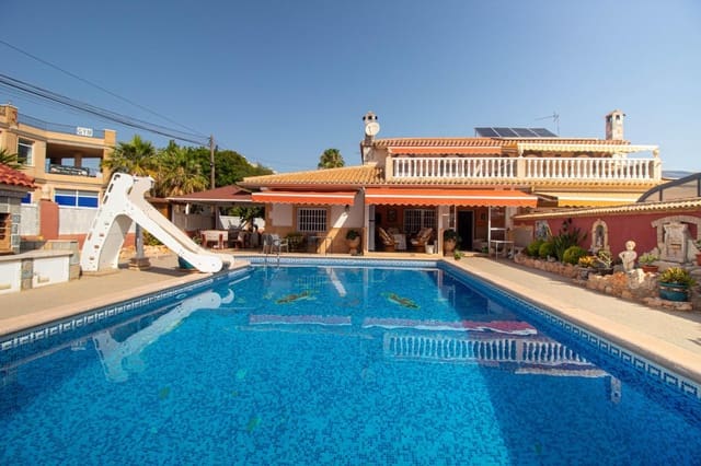 5 soverom Villa til salgs i Cabo Roig, Orihuela med svømmebasseng - € 435 000 (Ref: 8680051)