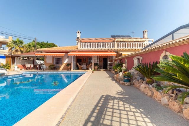 5 soverom Villa til salgs i Cabo Roig, Orihuela med svømmebasseng - € 435 000 (Ref: 8680051)