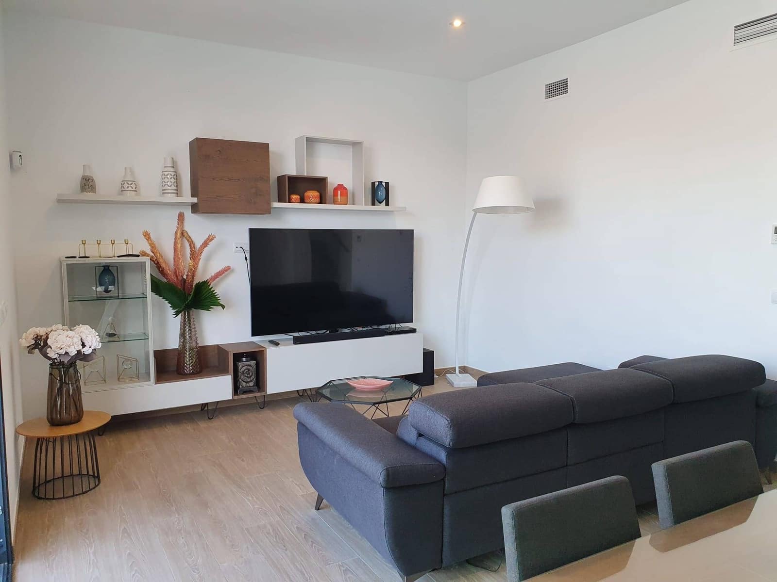 3 bedroom Villa for sale in Torre de la Horadada with pool - € 395,000 (Ref: 8724089)