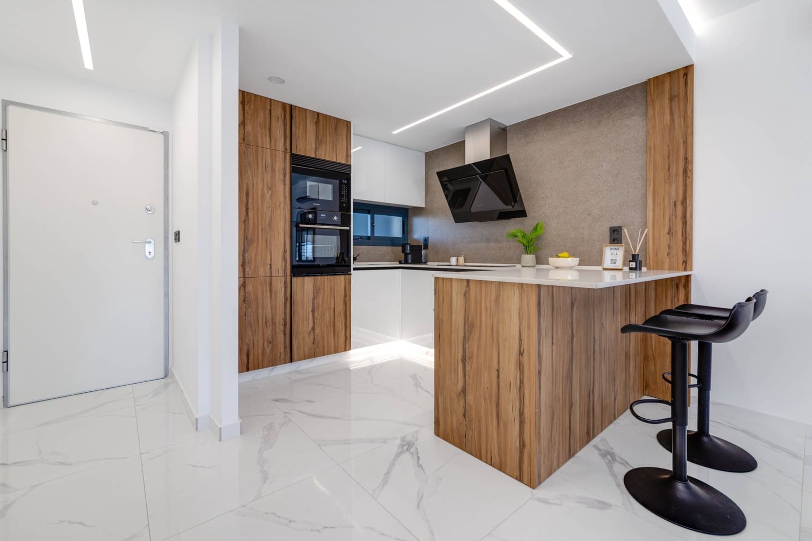 2 bedroom Apartment for sale in Guardamar del Segura with pool - € 229,000 (Ref: 8806329)