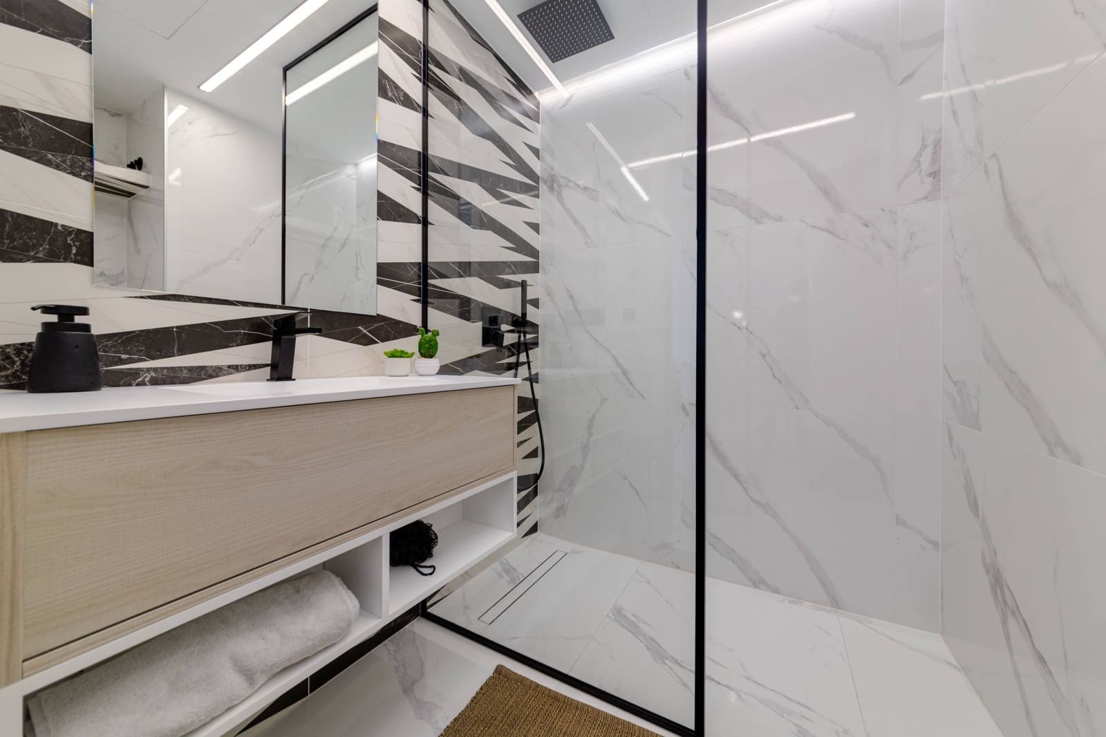 2 bedroom Apartment for sale in Guardamar del Segura with pool - € 229,000 (Ref: 8806329)