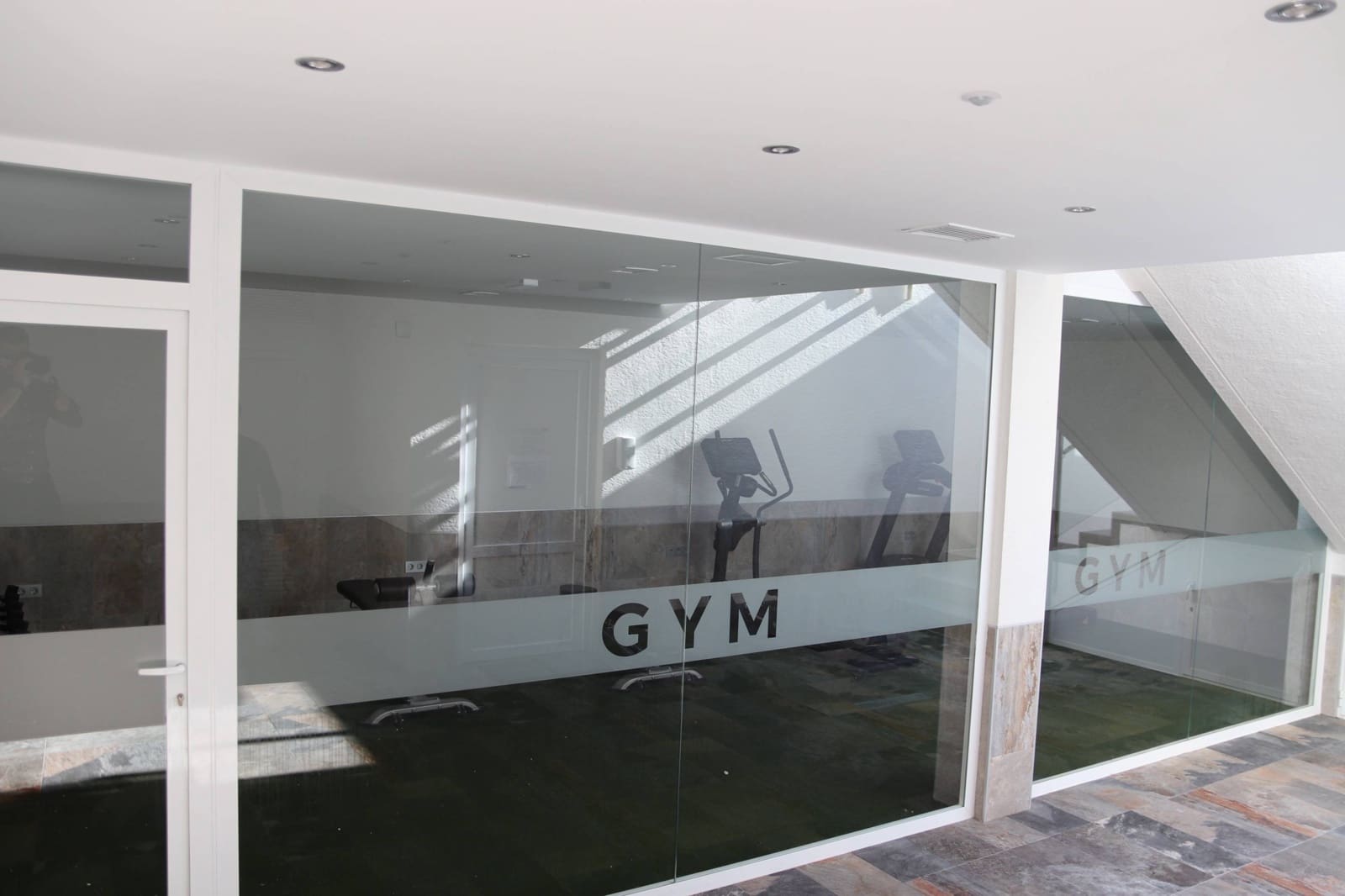 2 bedroom Apartment for sale in Guardamar del Segura with pool - € 229,000 (Ref: 8806329)