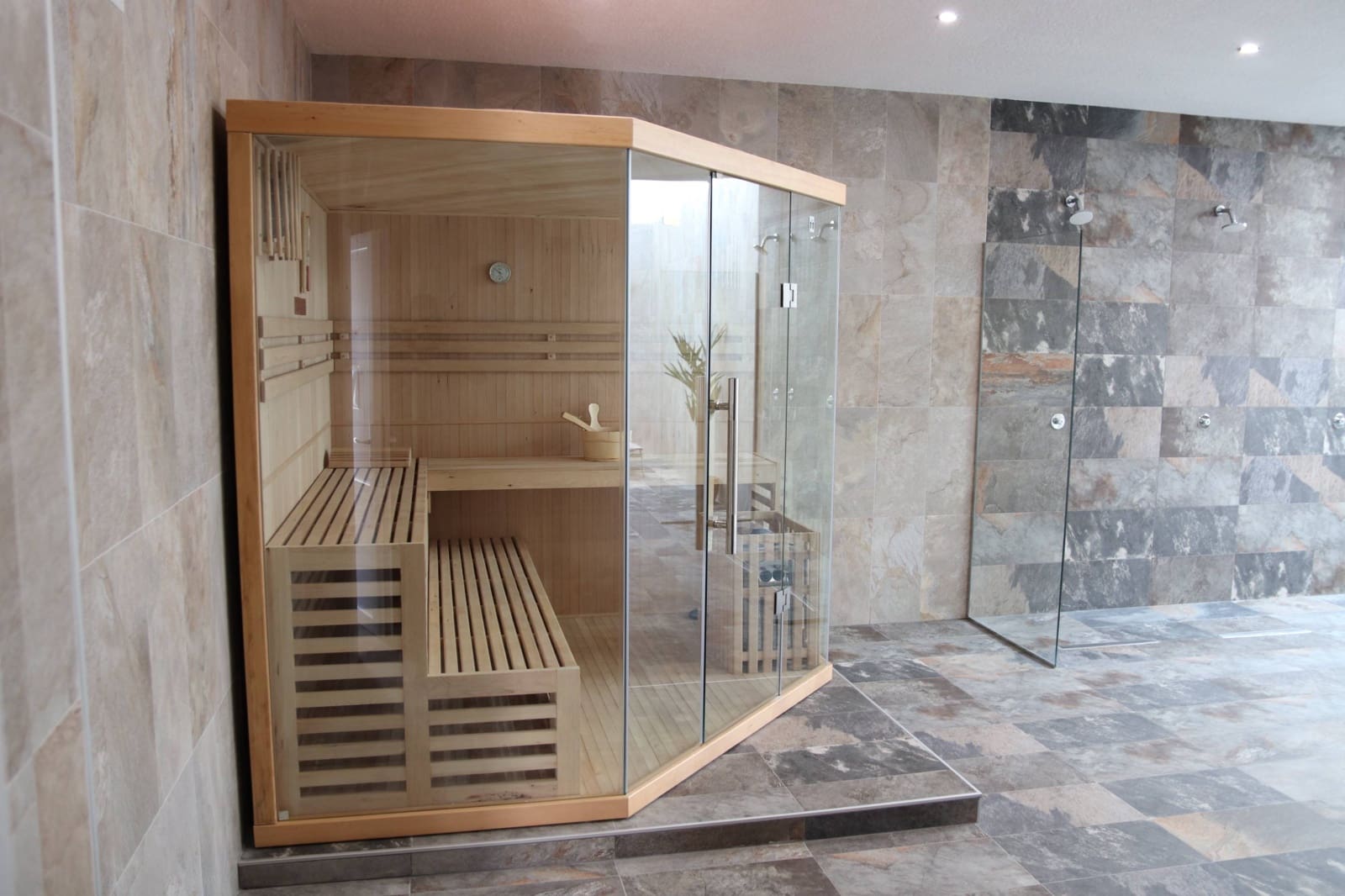 2 bedroom Apartment for sale in Guardamar del Segura with pool - € 229,000 (Ref: 8806329)