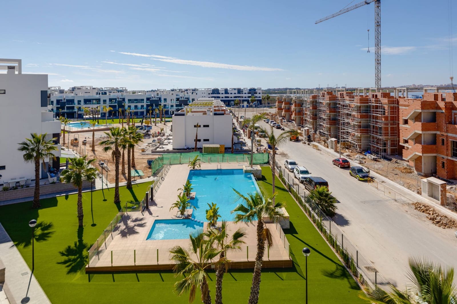 2 bedroom Apartment for sale in Guardamar del Segura with pool - € 229,000 (Ref: 8806329)