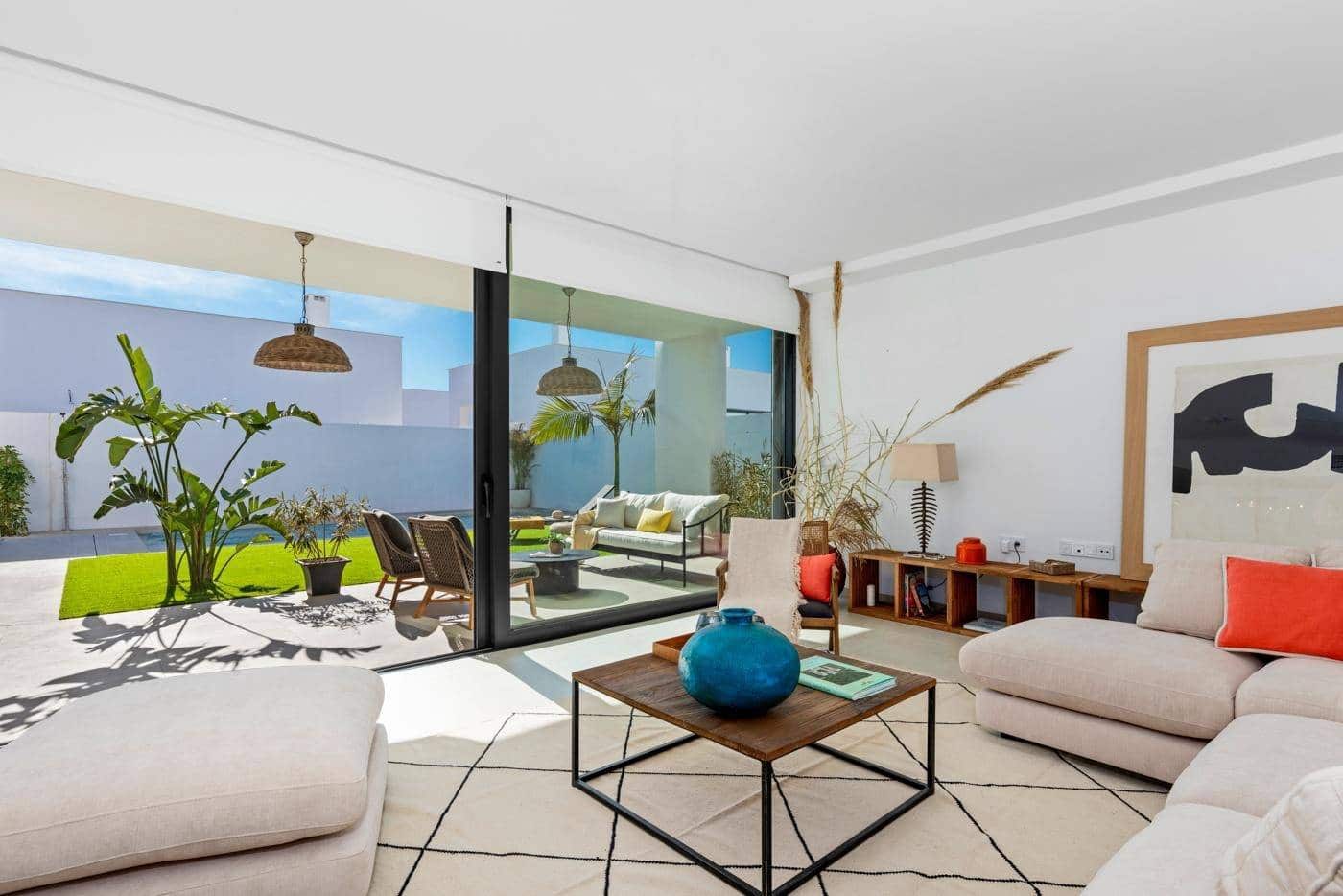 3 soveværelse Villa til salg i Mar de Cristal med swimmingpool - € 585.900 (Ref: 8842009)