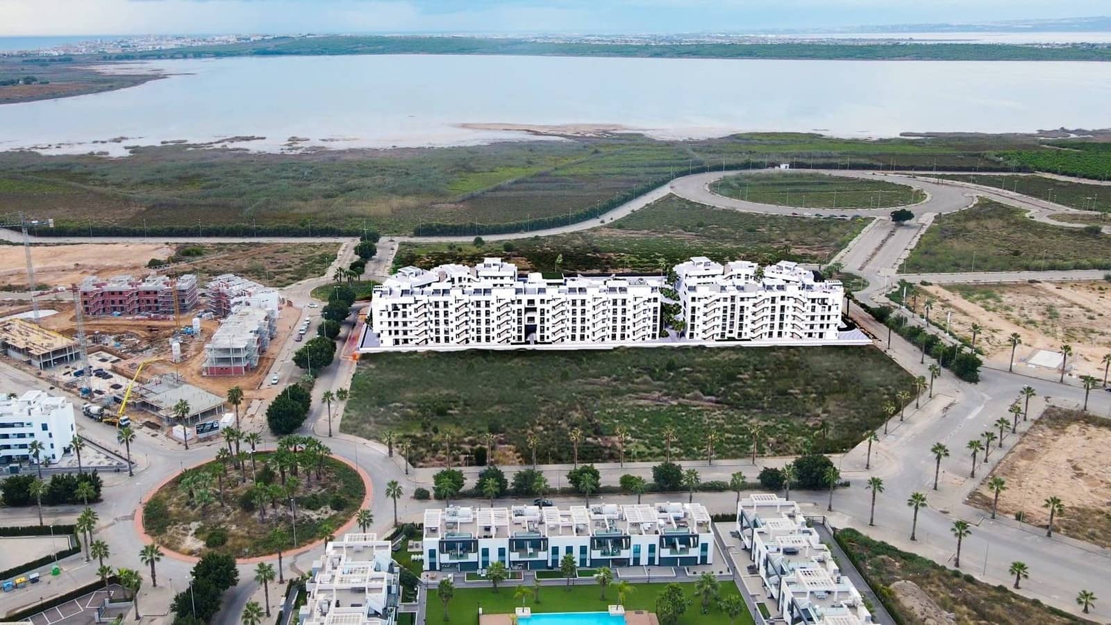 2 bedroom Apartment for sale in Guardamar del Segura with pool - € 243,000 (Ref: 8842011)