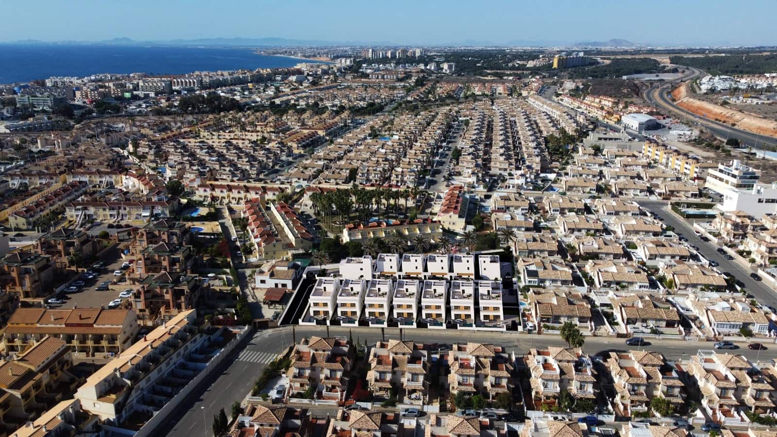3 sovrum Villa till salu i La Zenia med pool - 480 000 € (Ref: 8842017)
