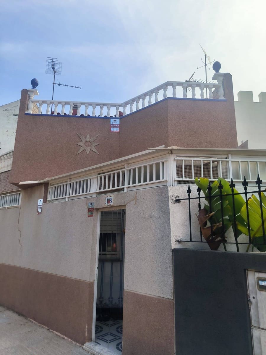 Chalet de 3 habitaciones en Los Alcázares en venta - 178.000 € (Ref: 9081572)