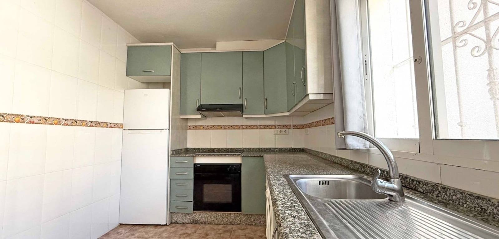 3 sypialnia Willa na sprzedaż w La Florida z basenem garażem - 184 900 € (Ref: 9202532)