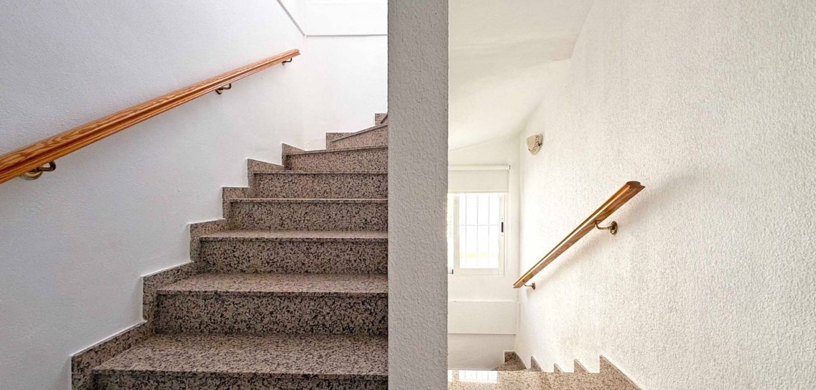 3 sypialnia Willa na sprzedaż w La Florida z basenem garażem - 184 900 € (Ref: 9202532)