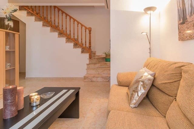 3 soverom Rekkehus til salgs i Playa Flamenca, Orihuela med svømmebasseng garasje - € 239 000 (Ref: 9232681)