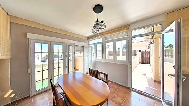 3 soverom Rekkehus til salgs i Playa Flamenca, Orihuela med svømmebasseng garasje - € 239 000 (Ref: 9232681)