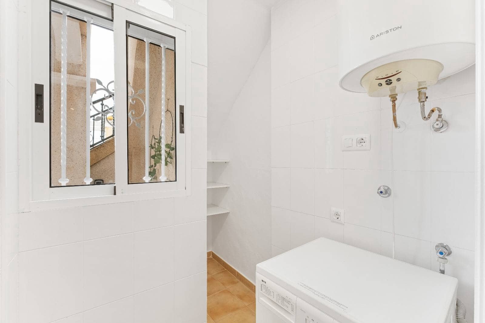 2 bedroom Apartment for sale in Orihuela Costa with pool - € 197,000 (Ref: 9301113)