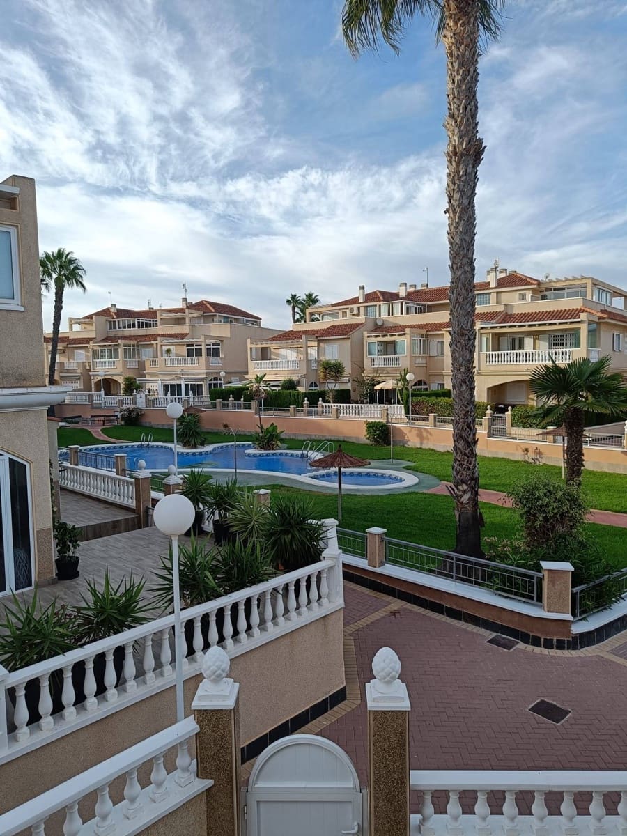 2 soveværelse Rækkehus til salg i Orihuela Costa med swimmingpool - € 265.000 (Ref: 9308616)