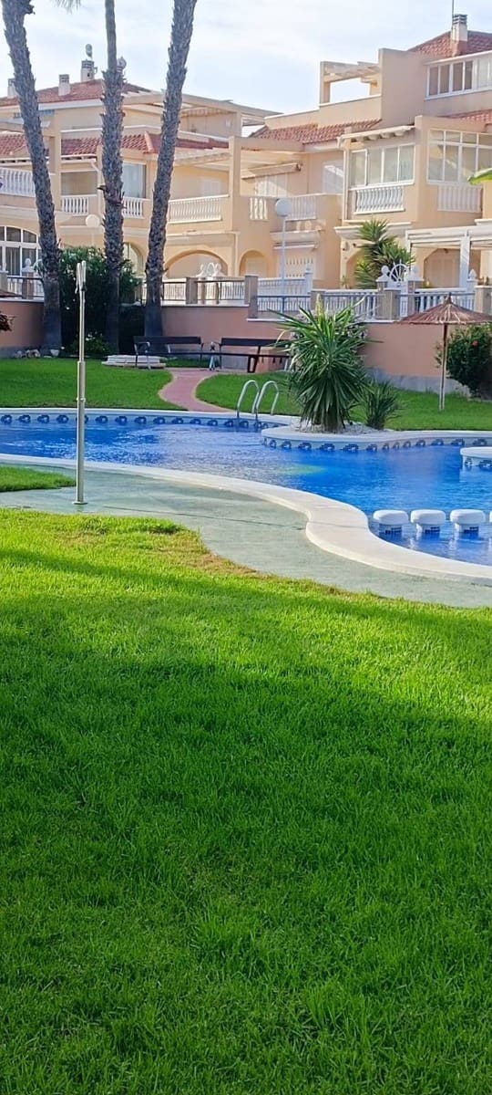 2 sypialnia Dom szeregowy na sprzedaż w Orihuela Costa z basenem - 265 000 € (Ref: 9308616)