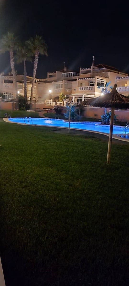 2 sypialnia Dom szeregowy na sprzedaż w Orihuela Costa z basenem - 265 000 € (Ref: 9308616)