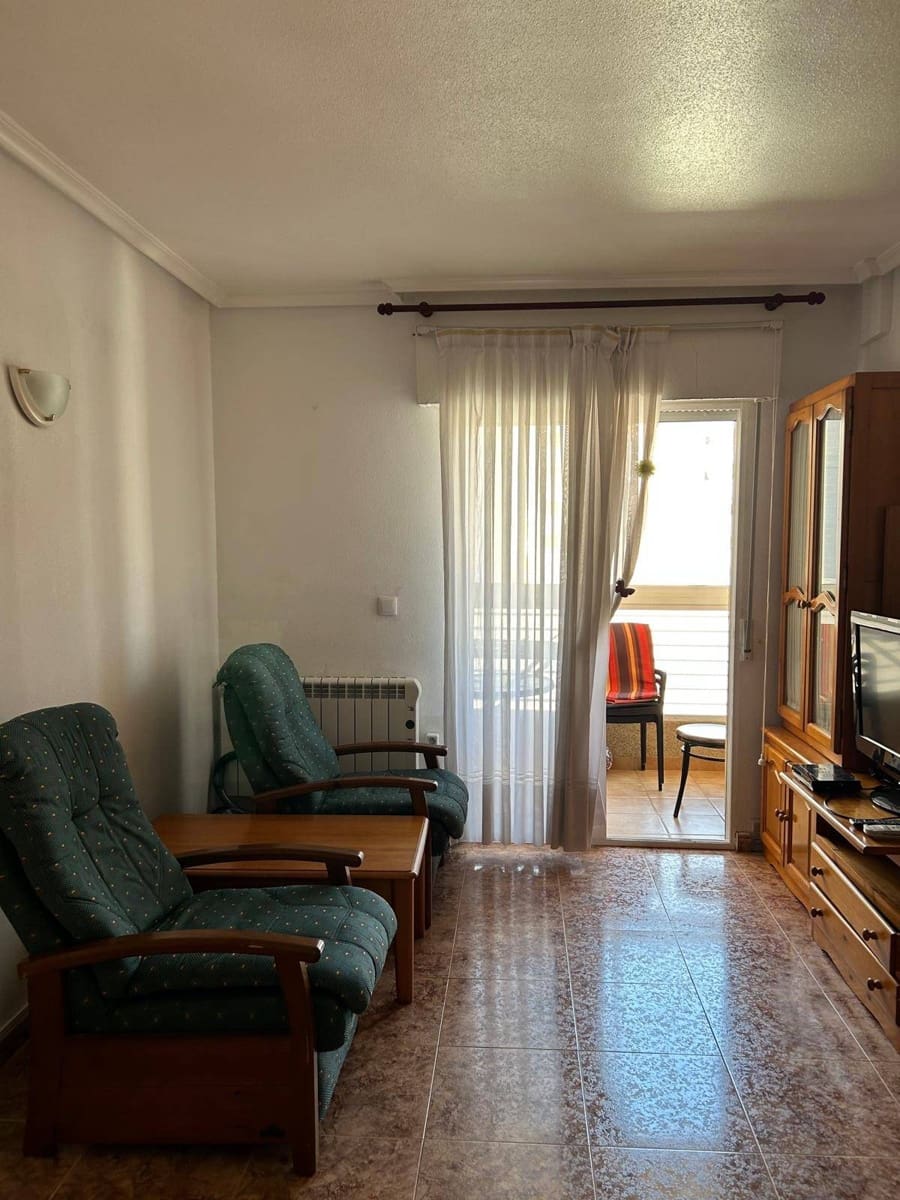 2 makuuhuone Asunto myytävänä paikassa Torrevieja mukana uima-altaan - 136 000 € (Ref: 9310991)