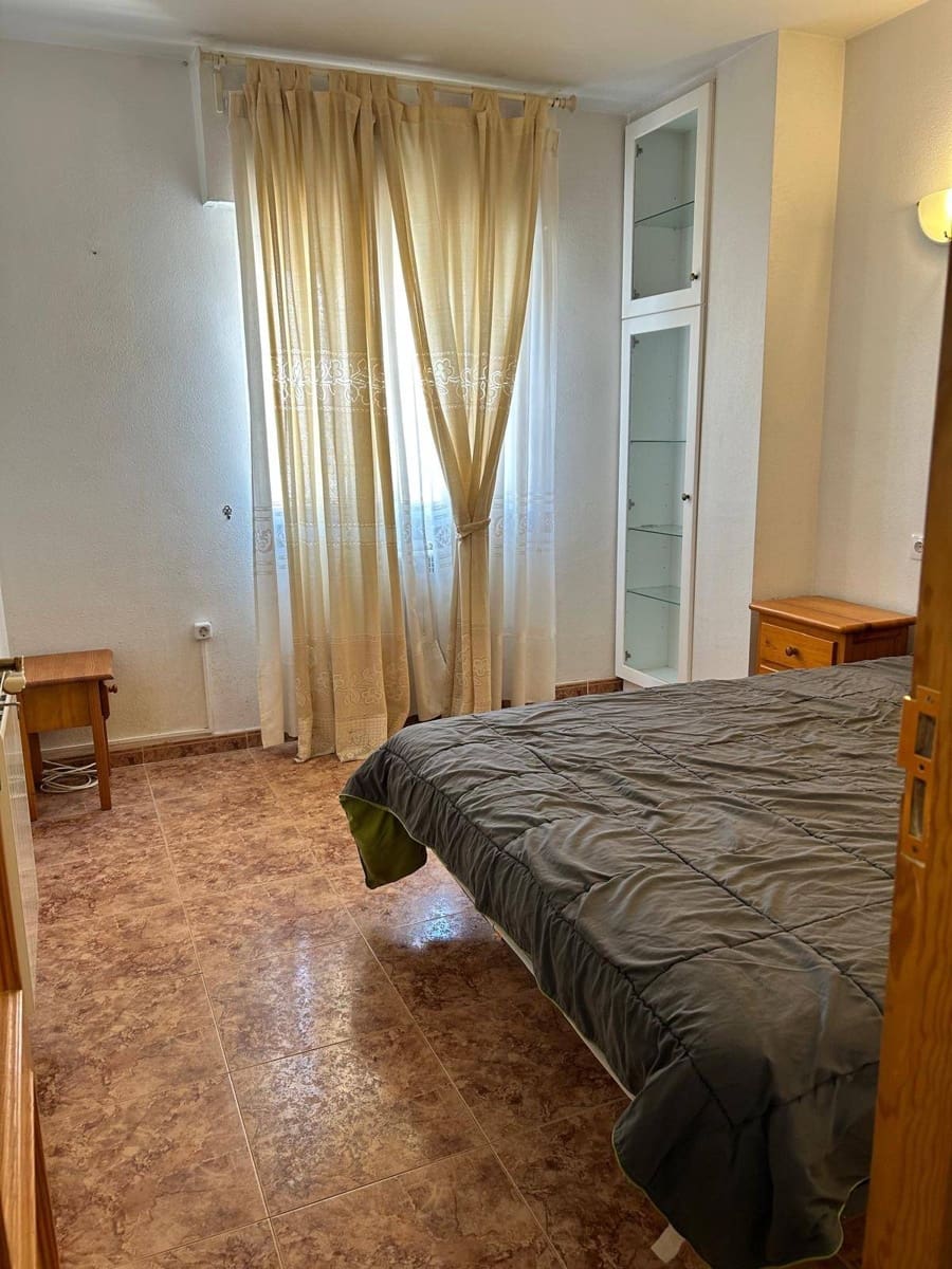2 makuuhuone Asunto myytävänä paikassa Torrevieja mukana uima-altaan - 136 000 € (Ref: 9310991)