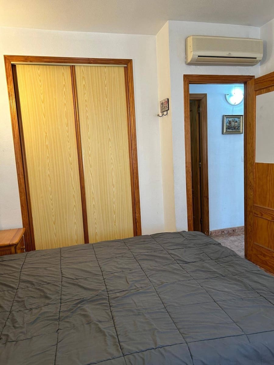 2 makuuhuone Asunto myytävänä paikassa Torrevieja mukana uima-altaan - 136 000 € (Ref: 9310991)