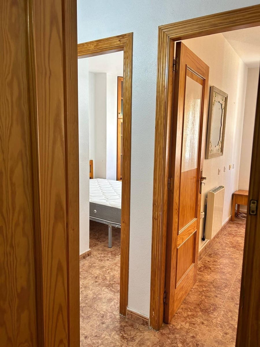 2 makuuhuone Asunto myytävänä paikassa Torrevieja mukana uima-altaan - 136 000 € (Ref: 9310991)