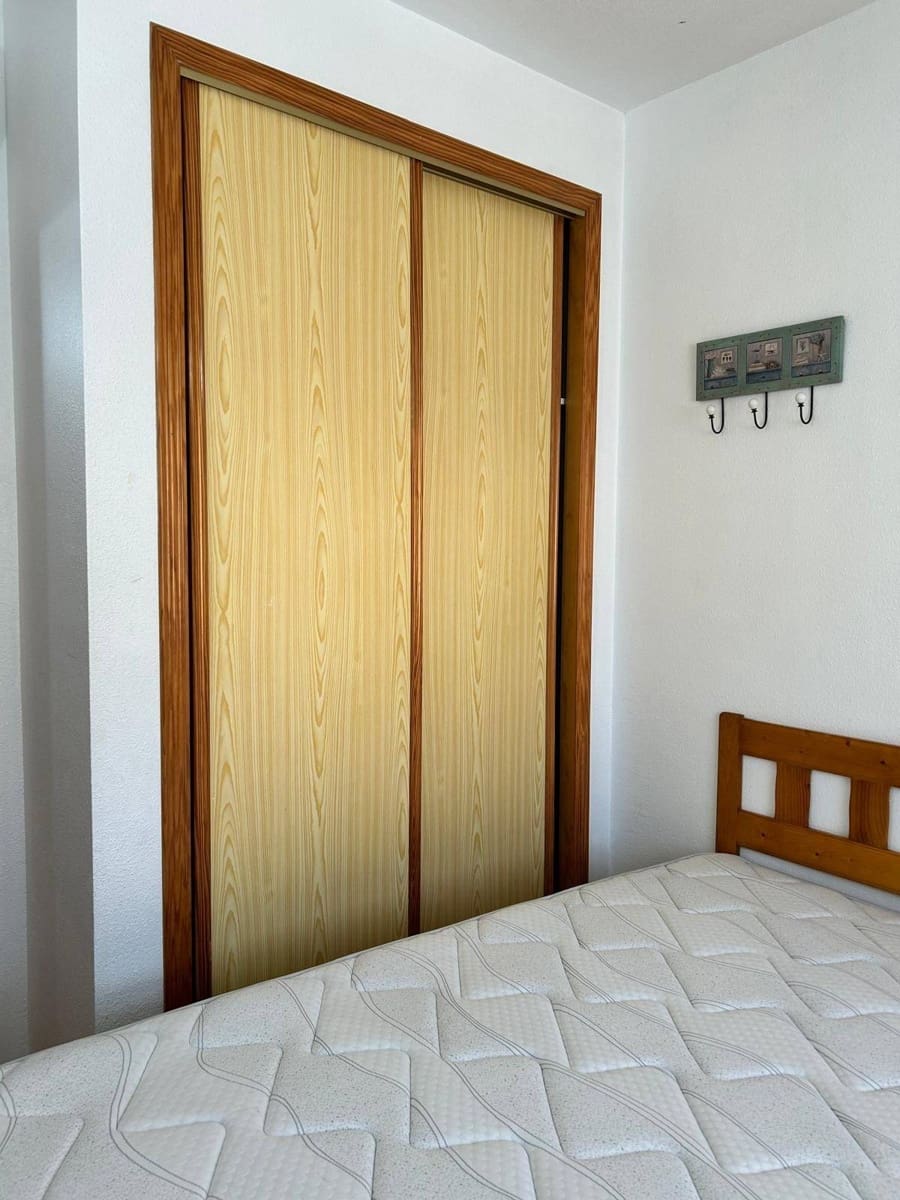 2 makuuhuone Asunto myytävänä paikassa Torrevieja mukana uima-altaan - 136 000 € (Ref: 9310991)