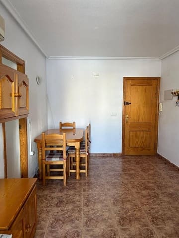 2 makuuhuone Asunto myytävänä paikassa Torrevieja mukana uima-altaan - 136 000 € (Ref: 9310991)