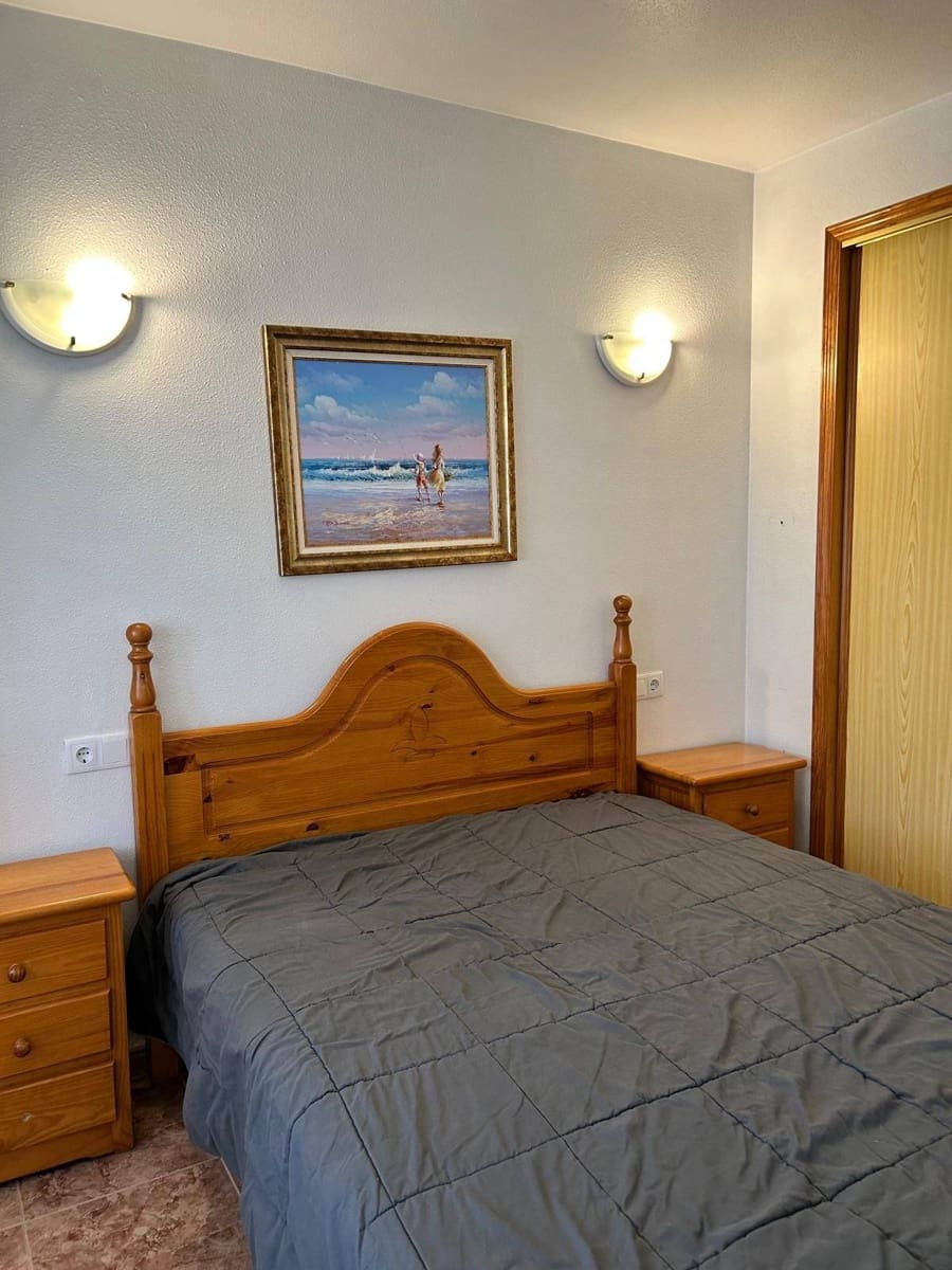 2 makuuhuone Asunto myytävänä paikassa Torrevieja mukana uima-altaan - 136 000 € (Ref: 9310991)