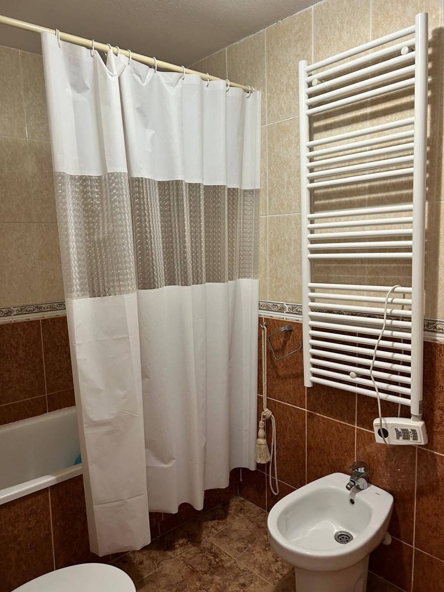 2 makuuhuone Asunto myytävänä paikassa Torrevieja mukana uima-altaan - 136 000 € (Ref: 9310991)